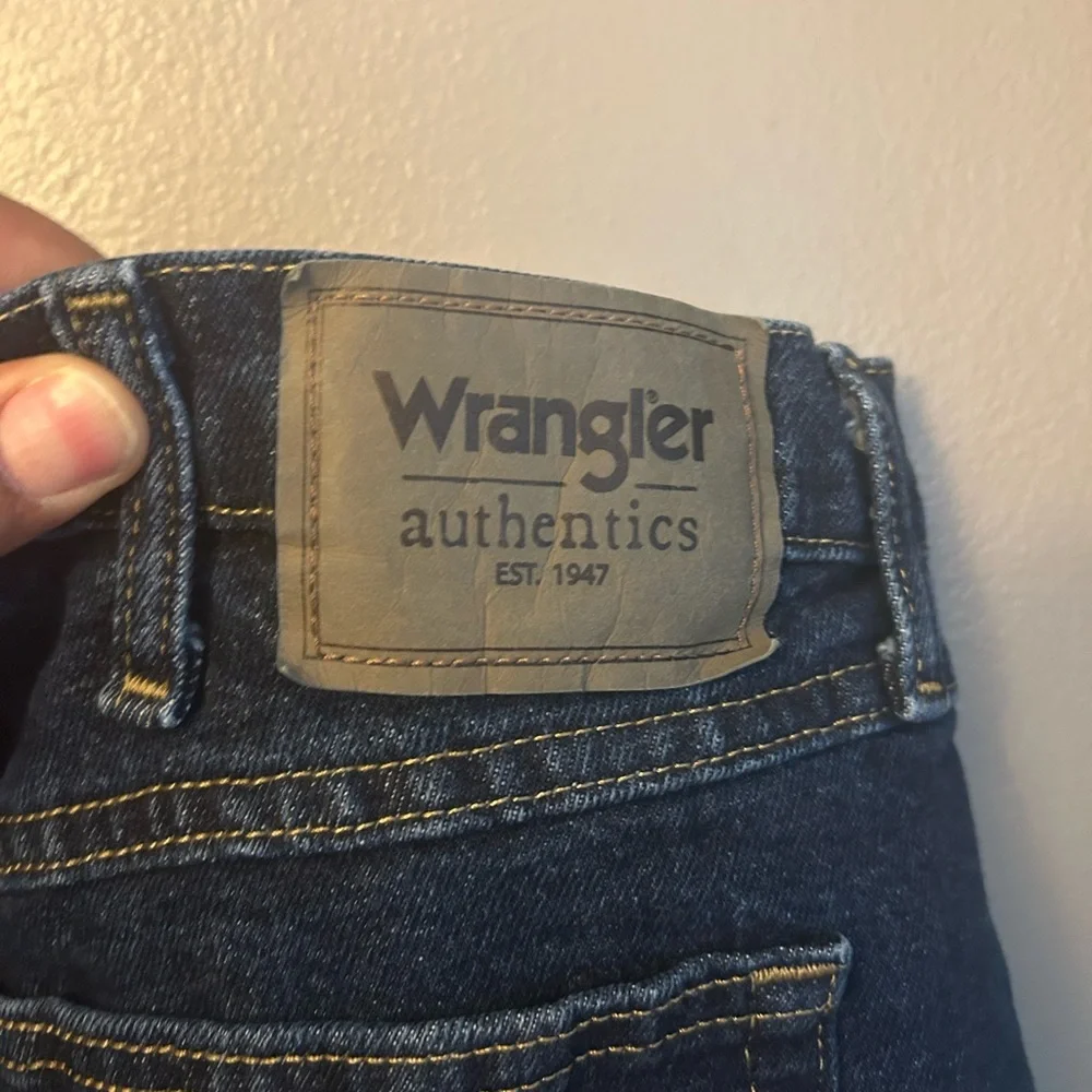 Wrangler Men's Blue Jeans - dark blue classic cut 36x29 - Picture 6 of 9